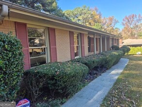 Building Photo - 3005 Arabian Woods Dr