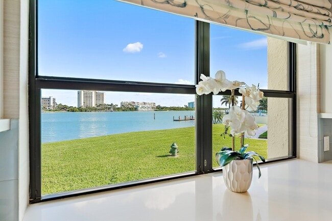 Building Photo - 19800 Sandpointe Bay Dr