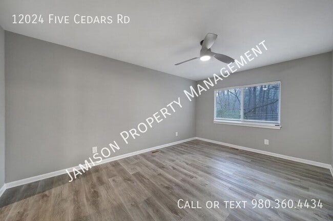 Building Photo - 12024 5 Cedars Rd