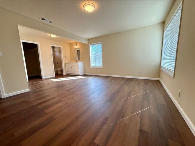 Building Photo - Beautiful, Completely Remodeled 4 Bed 2.5 Bath Fremont Home - Huge Bonus Room