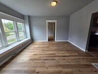 Building Photo - Shipyard Maple At 5th