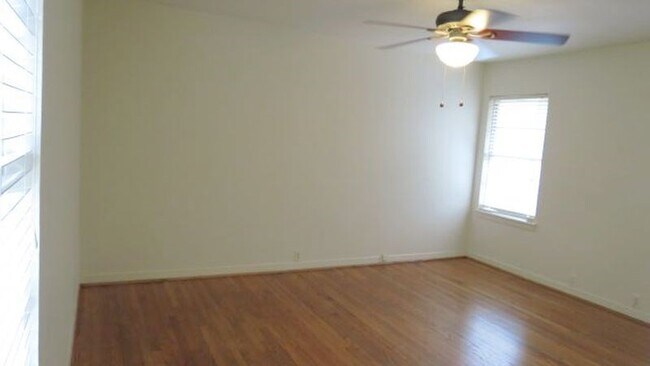 Building Photo - 2814 Chiswell St