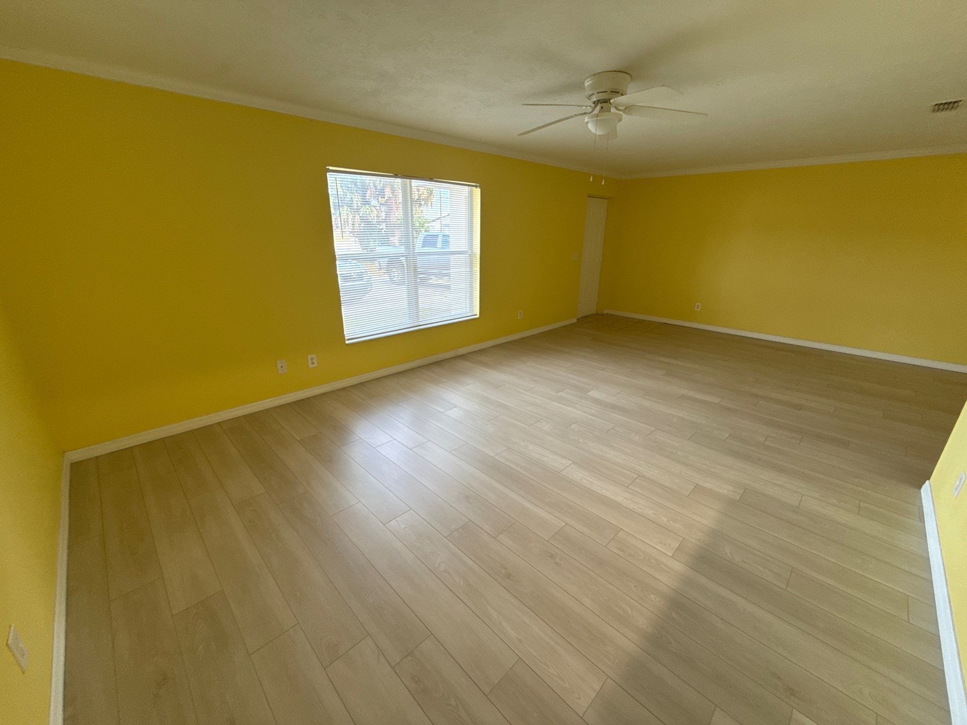 Building Photo - 1910 NW 12th Ave