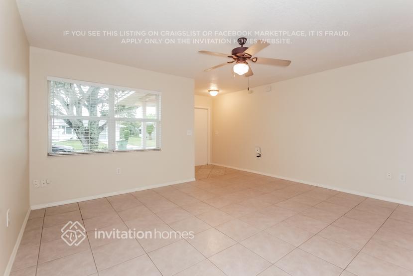 Building Photo - 3308 Cambridge Dr W
