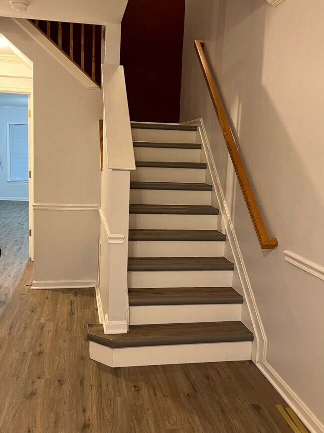 Building Photo - 3 Diamond Hill Ct