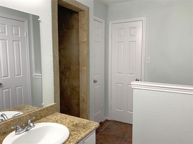 Building Photo - 9601 Forest Ln