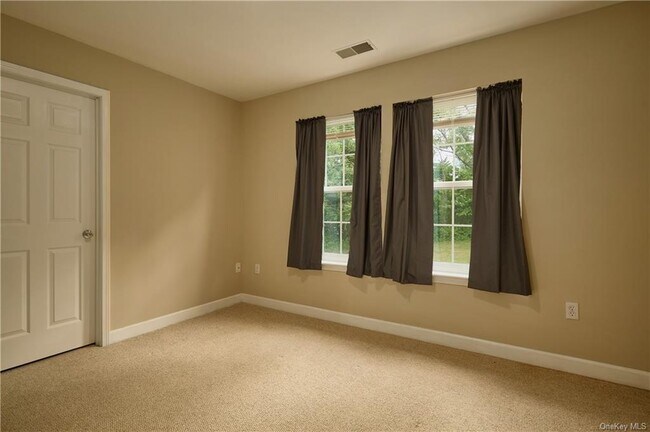 Building Photo - 2402 Rockledge Ct