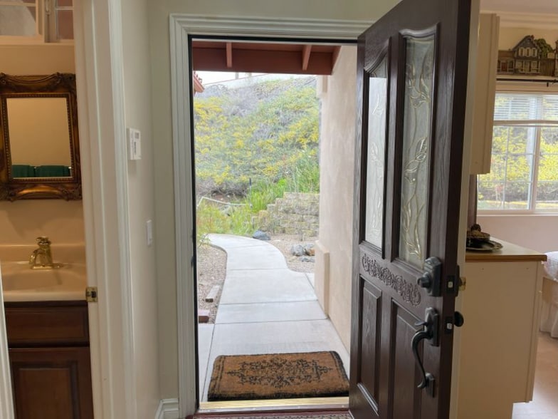 Building Photo - 2237 Winsome Pl