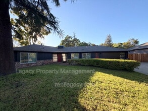 Building Photo - 1249 Davis Ave