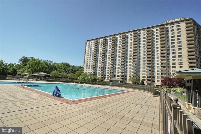 Building Photo - 5225 Pooks Hill Rd