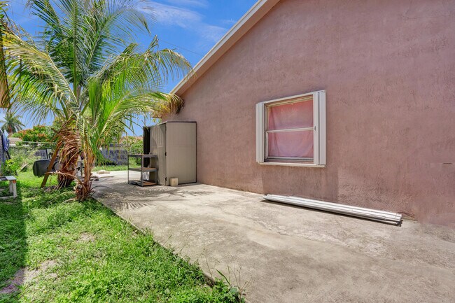 Building Photo - 6214 Wauconda Way W