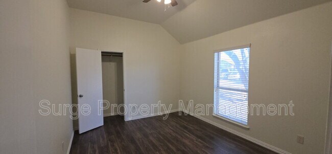 Building Photo - 629 Dorchester Dr