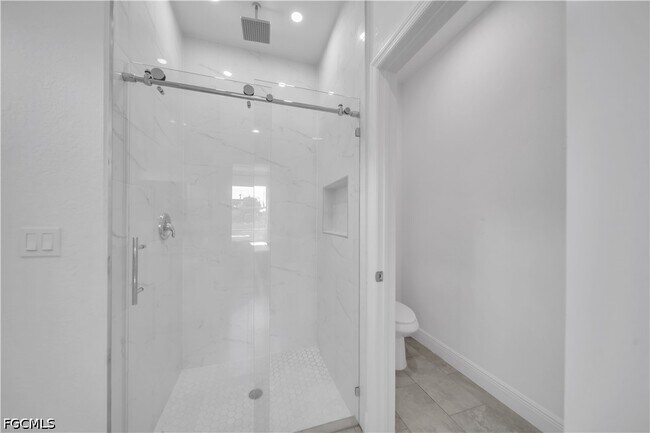 Building Photo - 6208 Forest Ct