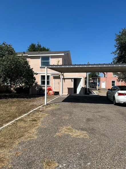 Building Photo - 428 S Texas Ave