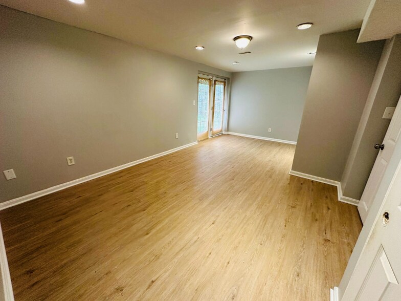 Building Photo - 1433 Harford Square Dr