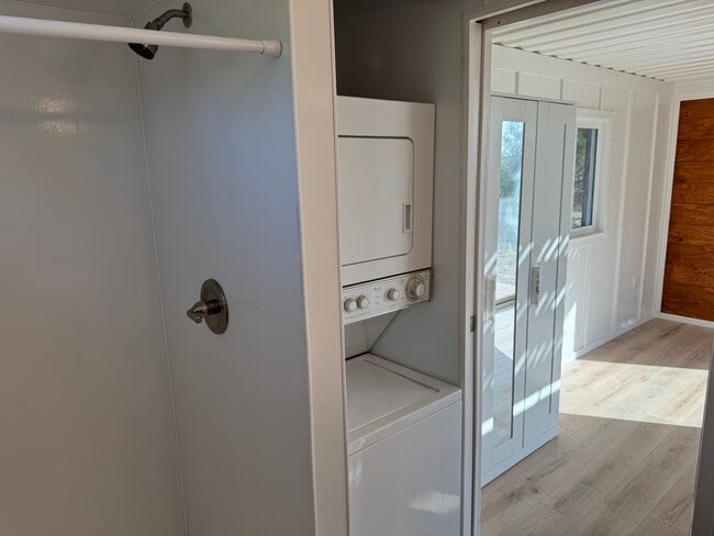 Building Photo - 2210 E Alvarado St