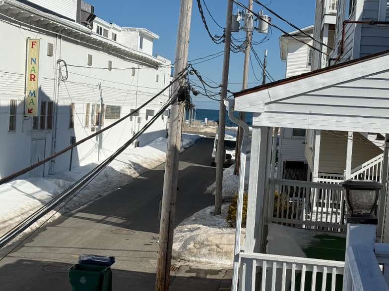 Building Photo - 13 F St