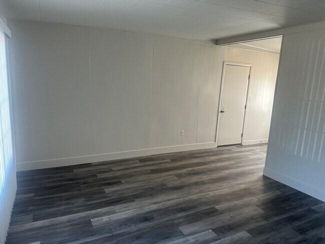 Building Photo - 1315 Oakwood Ave