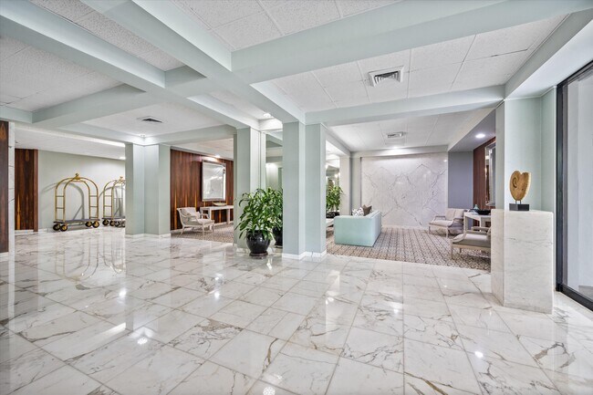 Building Photo - 2860 S Ocean Blvd