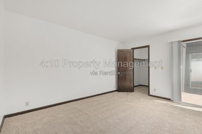 Building Photo - 2063 E Aspen Dr