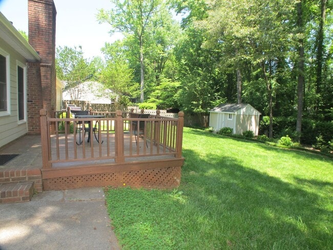 Building Photo - Pristine, 3 bedroom, 2 bath ranch style home located in Sardis Woods!