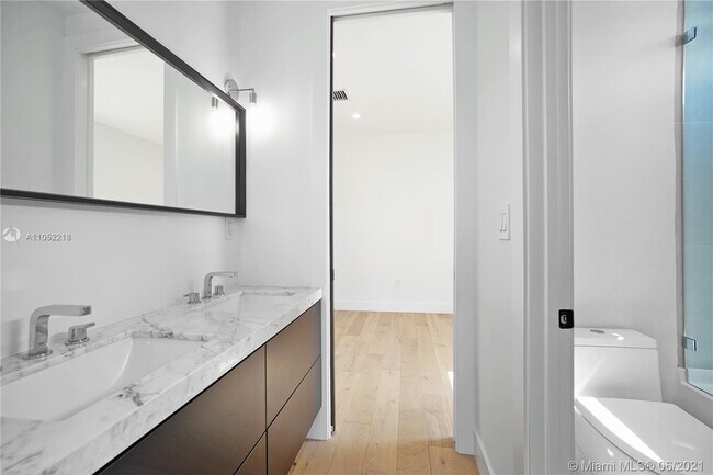 Building Photo - 227 NW 39th St