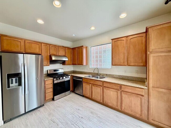 Building Photo - 5490 Floating Flower Ave