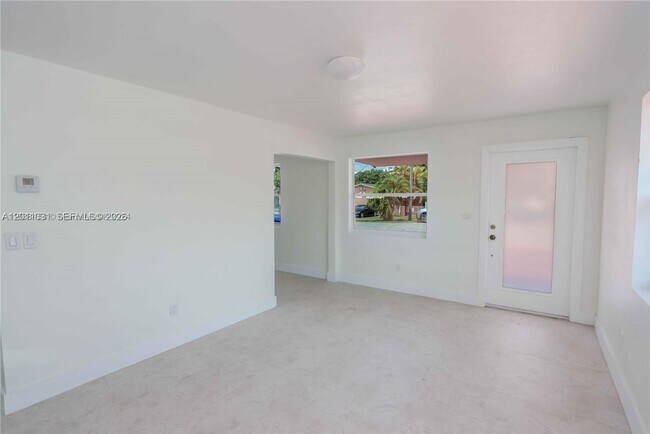 Building Photo - 2943 SW 36th Ave