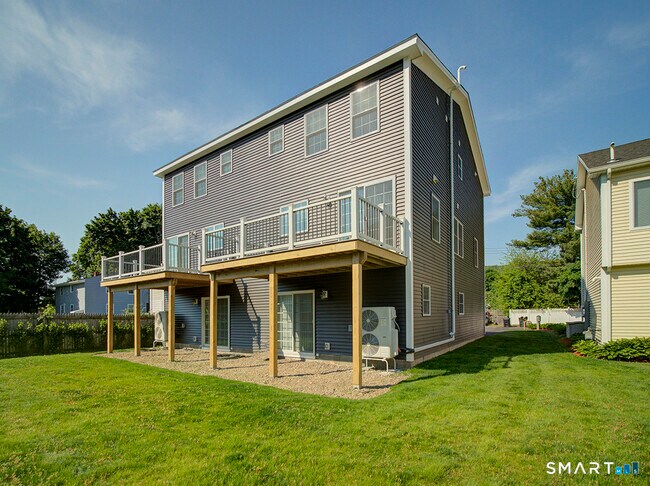 Building Photo - 44 Mettler St