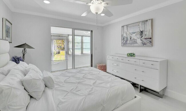 Building Photo - 581 Monaco Blvd