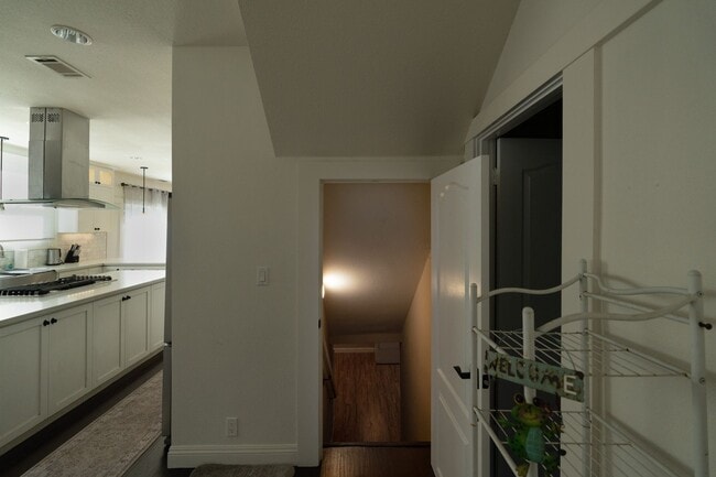 Building Photo - 6407 Dix St