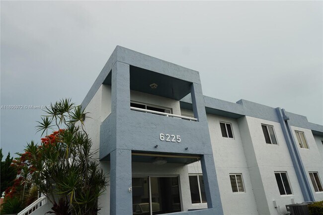 Building Photo - 6225 SW 131st Ct