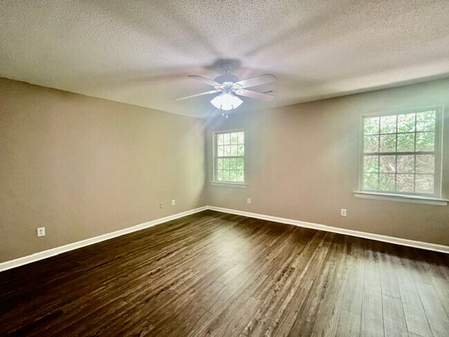 Building Photo - Pintail Ct #12 &amp; #14