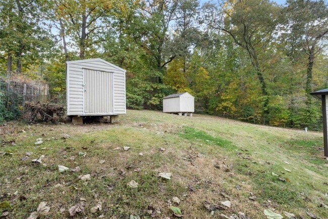 Building Photo - 6048 Blackhawk Trail SE