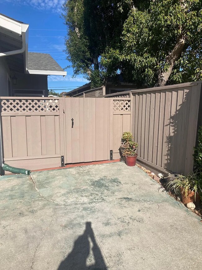 Building Photo - 5749 Preston Dr