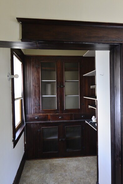 Building Photo - 123 E Columbus St