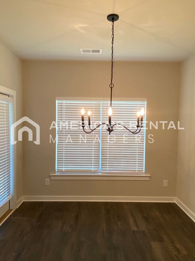 Building Photo - 460 Ridgeview Cir