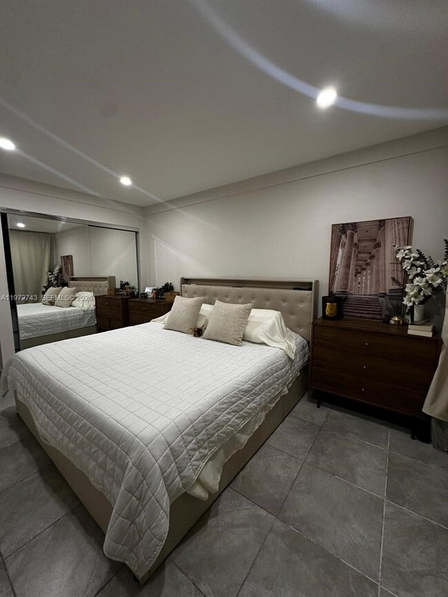 Building Photo - 1758 SW 131st Pl Cir S