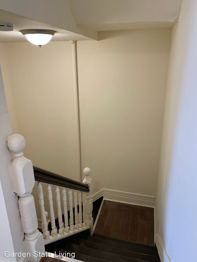 Building Photo - 7 br, 4 bath House - 253 Roseville Avenue