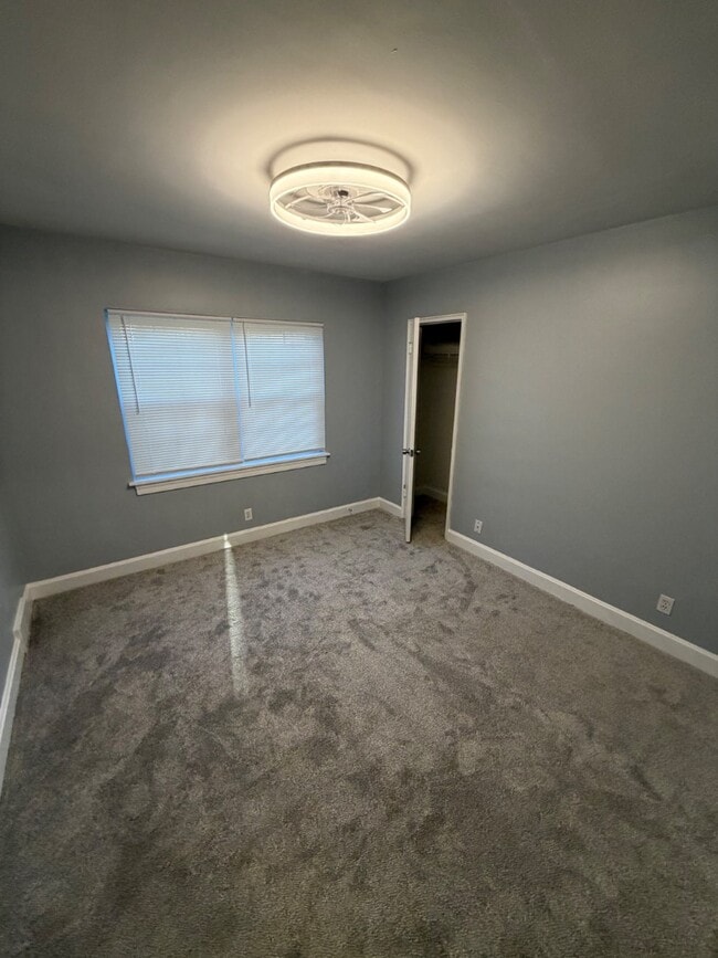 Building Photo - 336 Monohan Dr