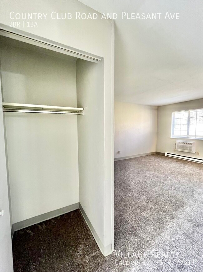 Building Photo - 605 Country Club Rd