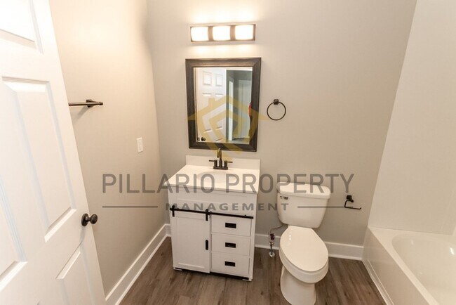 Building Photo - Charming 3-Bedroom Bungalow Near Garfield ...