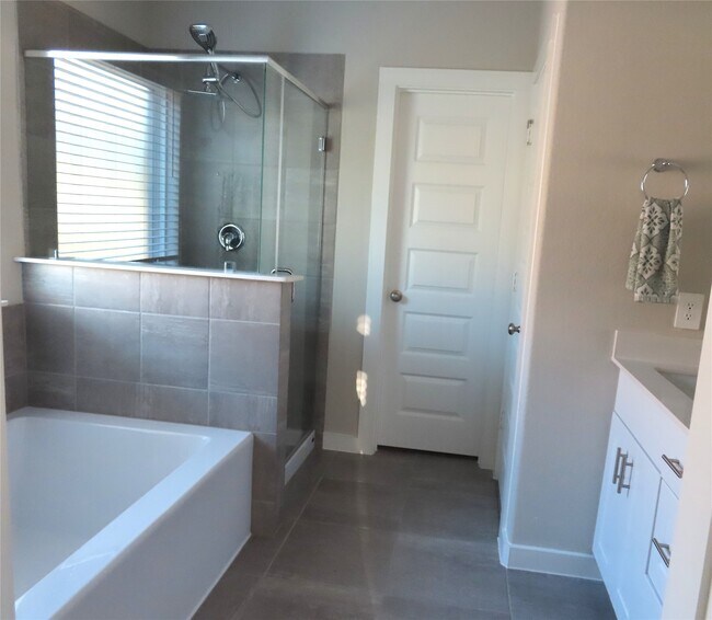 Building Photo - 10854 Bodie Hls Dr