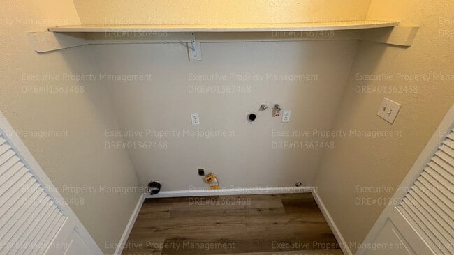 Building Photo - 709 Deseret Way