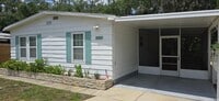 Building Photo - 2 bed 2 baths with large screened patio