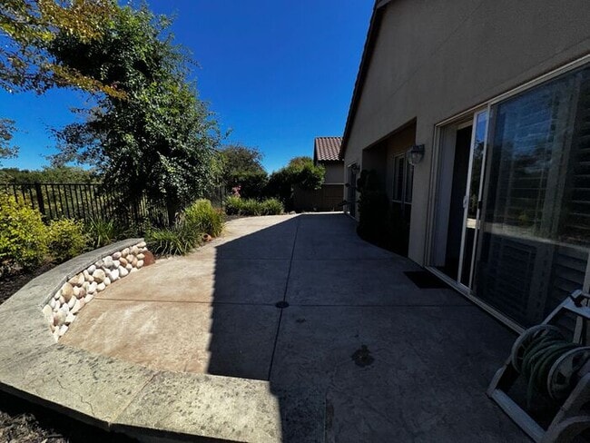 Building Photo - Spacious 3BR, 2BA with Solar and Modern Up...