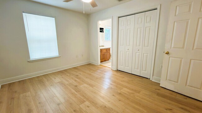 Building Photo - 3189 Sawtooth Dr