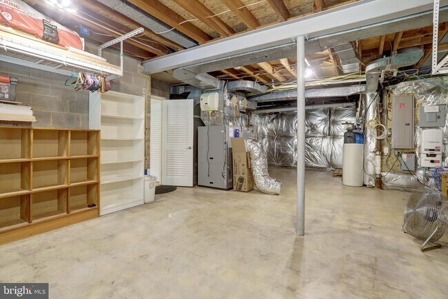 Building Photo - 6030 Berwynd Rd