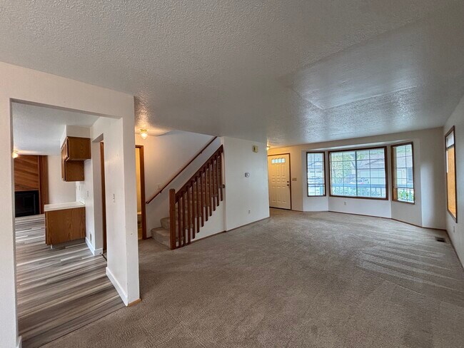 Building Photo - 7050 SW 174th Ave