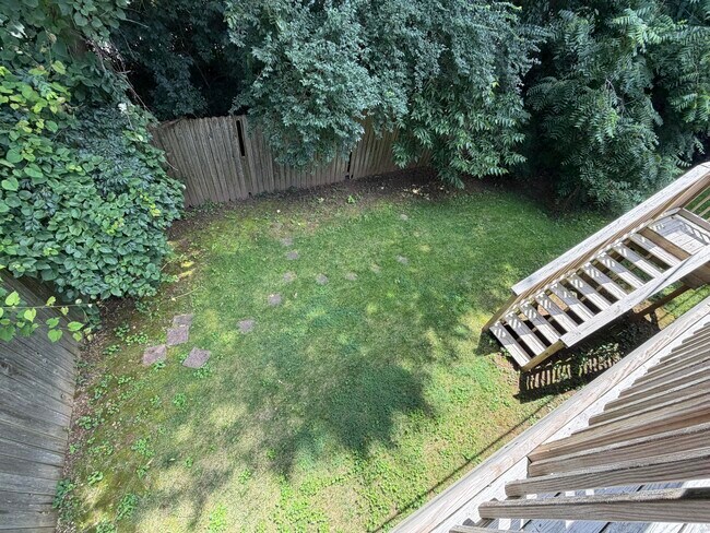 Building Photo - 1112 Pepperhill Cir